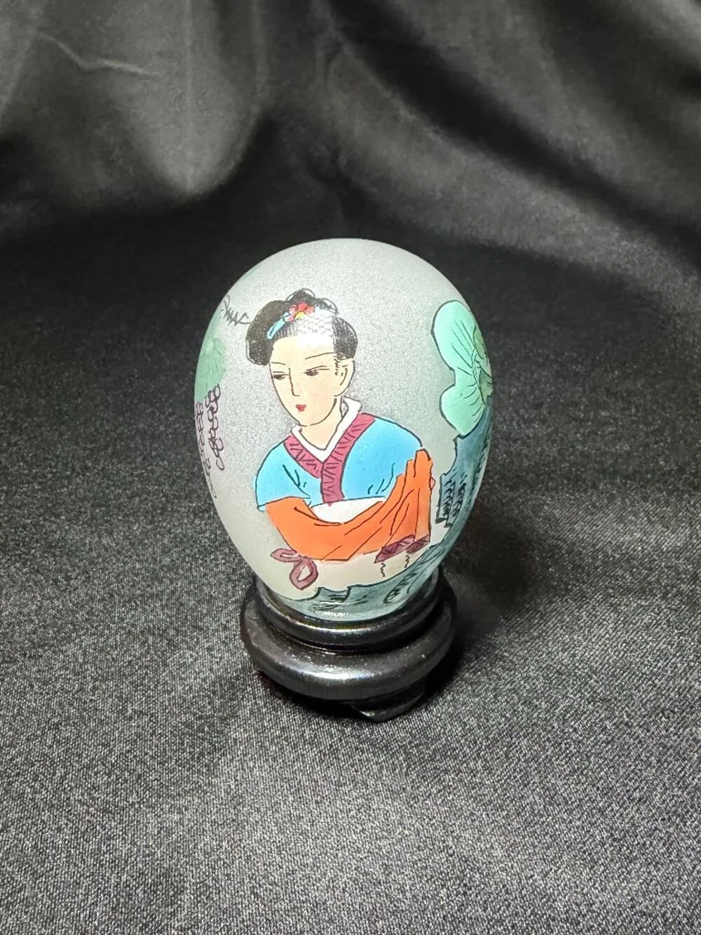Vtg Chinese Hand-Painted Reverse Inside Glass Egg Geisha Lady Wooden Stand EUC